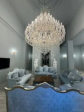 Kirayə verilir 8 otaqlı mənzil 1300 m²