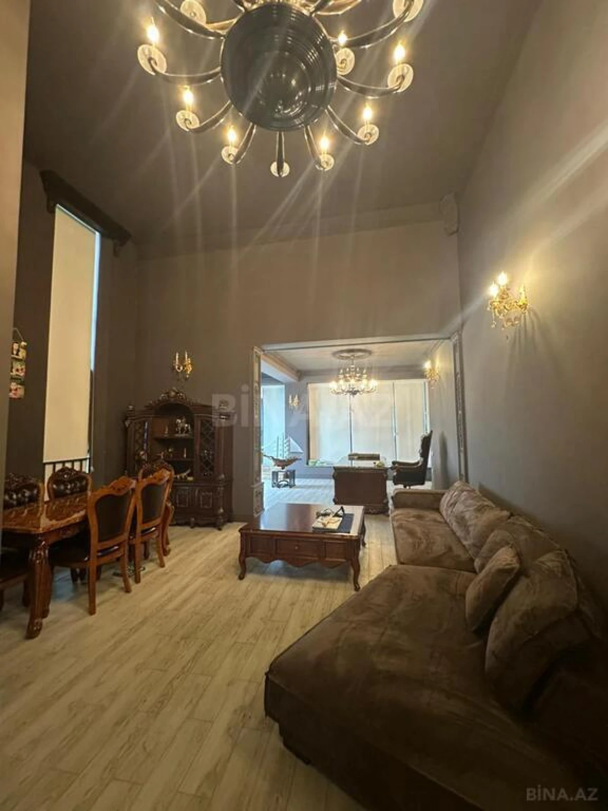 Kirayə verilir 8 otaqlı mənzil 1300 m²
