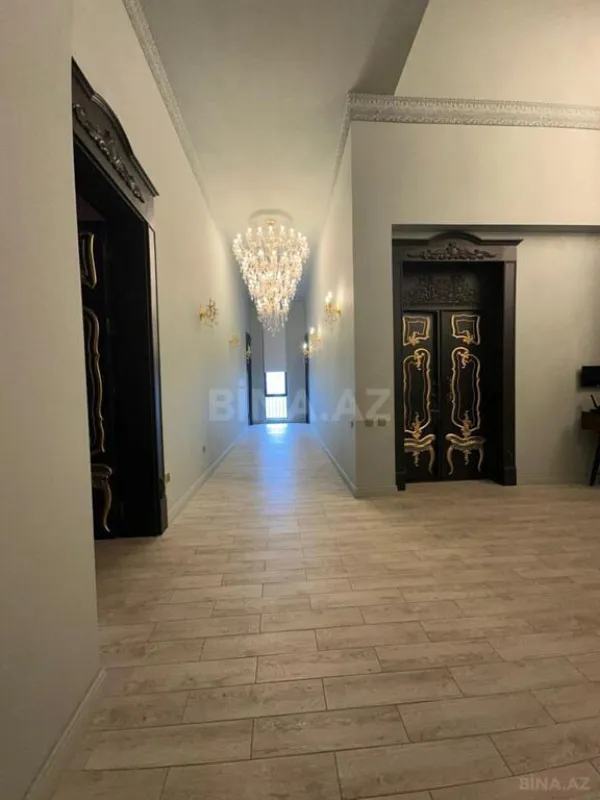Kirayə verilir 8 otaqlı mənzil 1300 m²