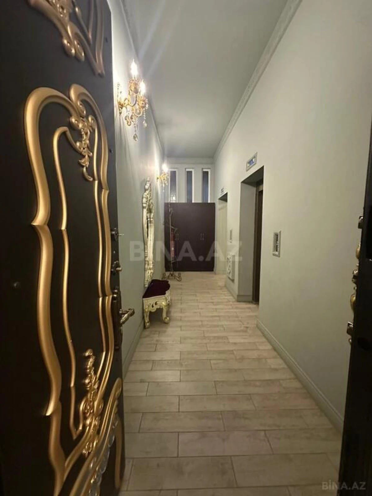 Kirayə verilir 8 otaqlı mənzil 1300 m²