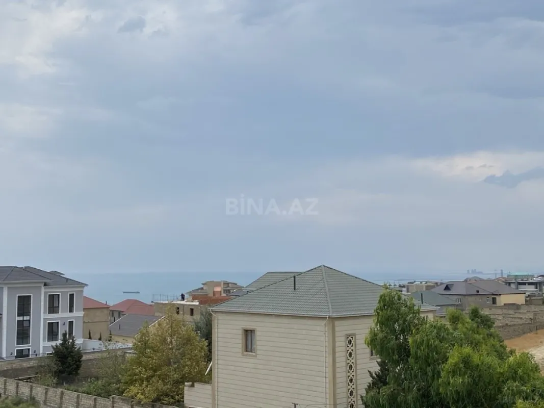 Satılır 7 otaqlı həyət evi 660 m²