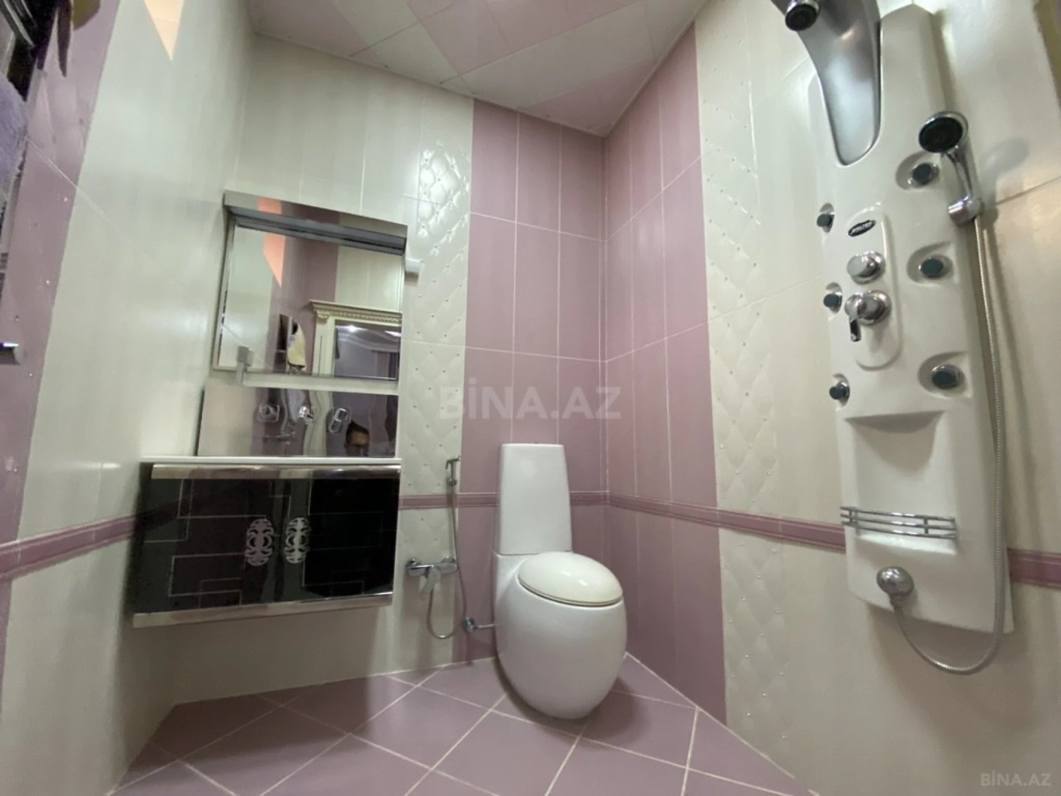 Satılır 7 otaqlı həyət evi 660 m²