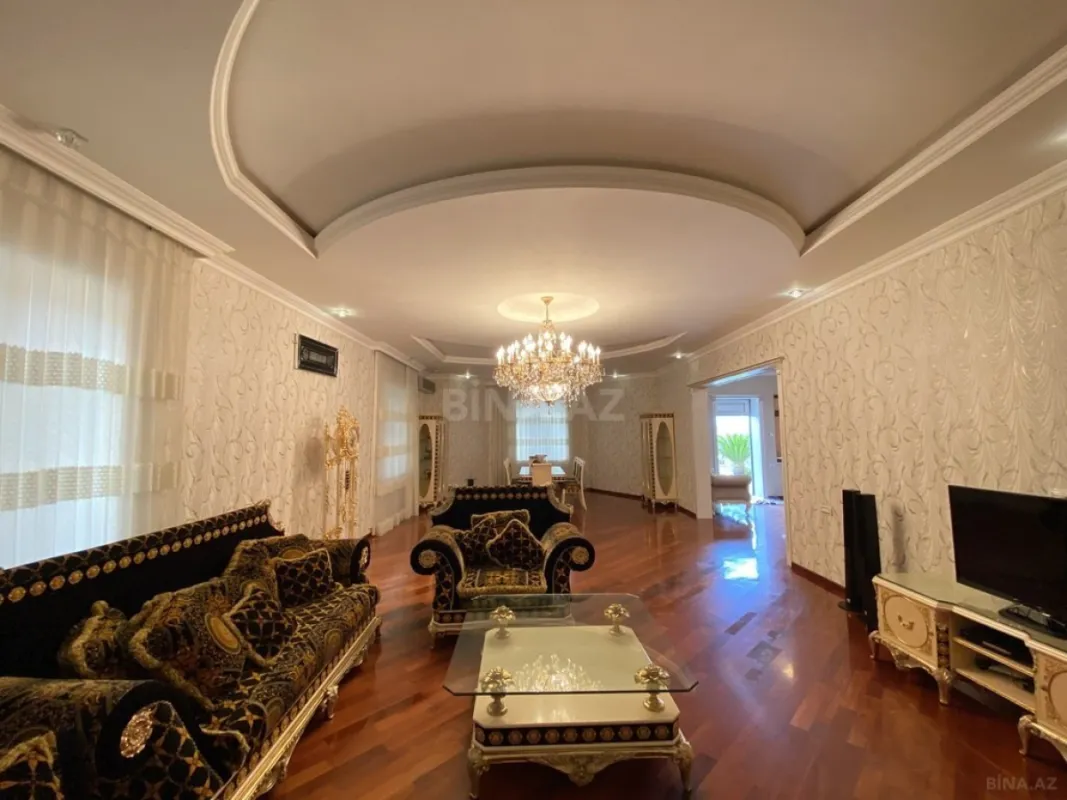 Satılır 7 otaqlı həyət evi 660 m²