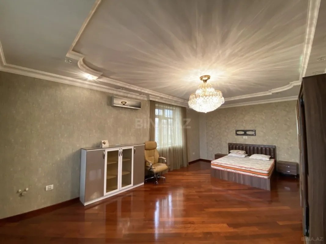 Satılır 7 otaqlı həyət evi 660 m²