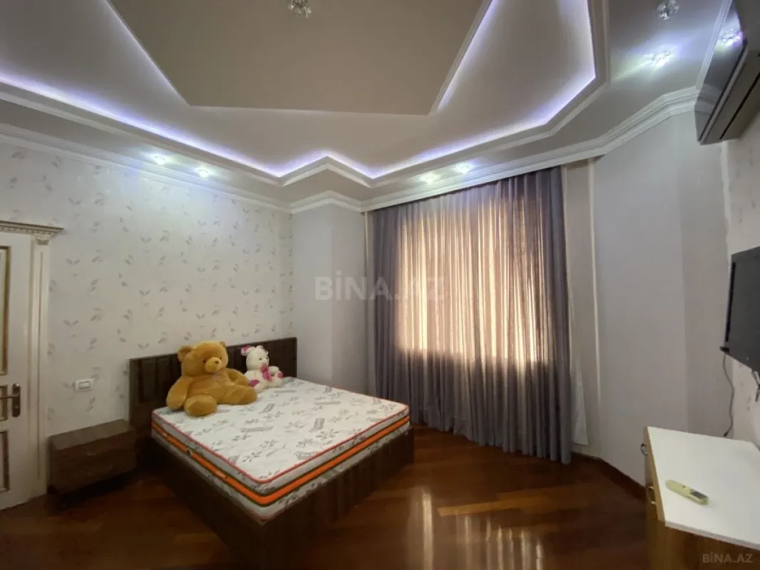 Satılır 7 otaqlı həyət evi 660 m²