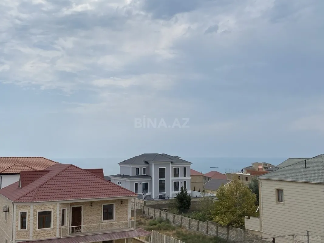 Satılır 7 otaqlı həyət evi 660 m²