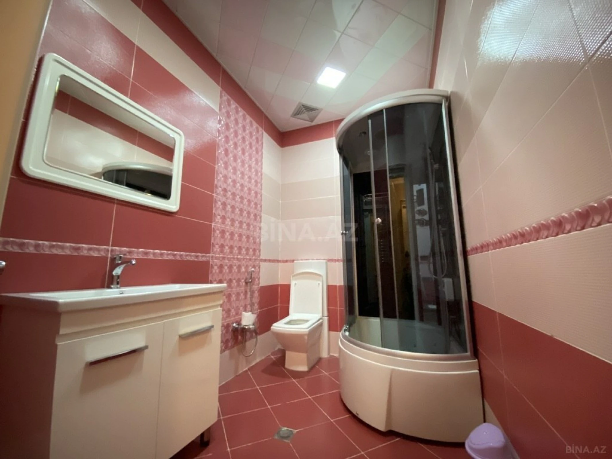 Satılır 7 otaqlı həyət evi 660 m²