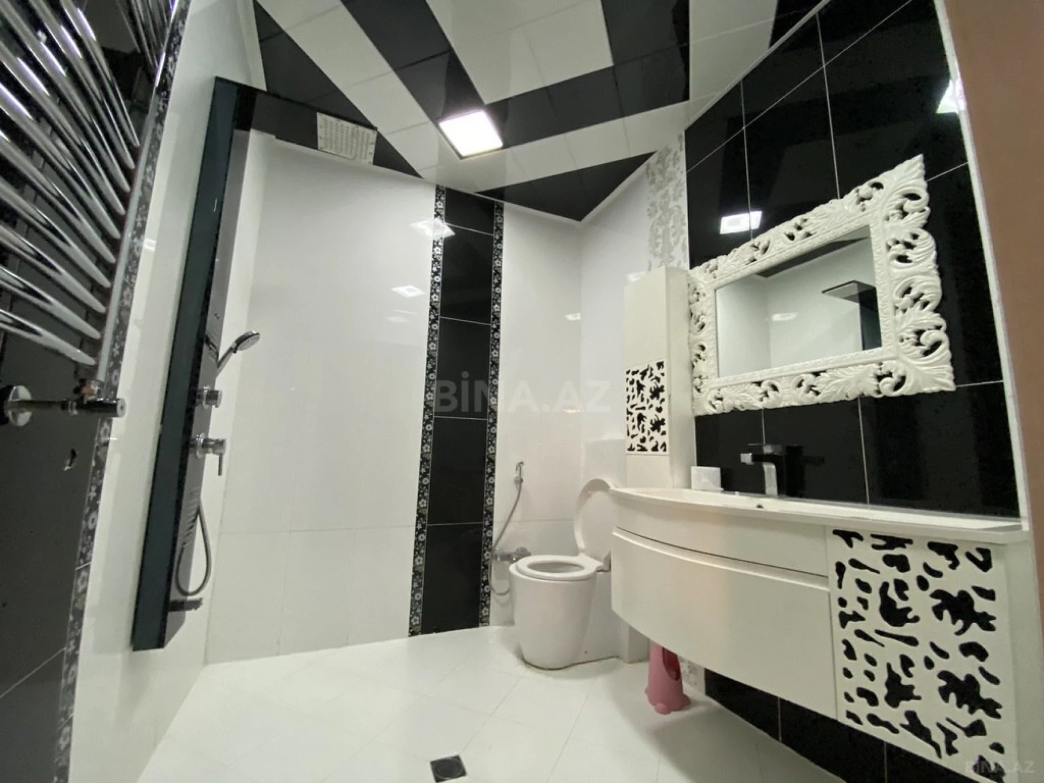 Satılır 7 otaqlı həyət evi 660 m²