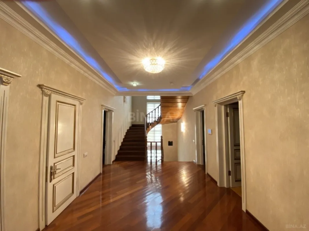 Satılır 7 otaqlı həyət evi 660 m²