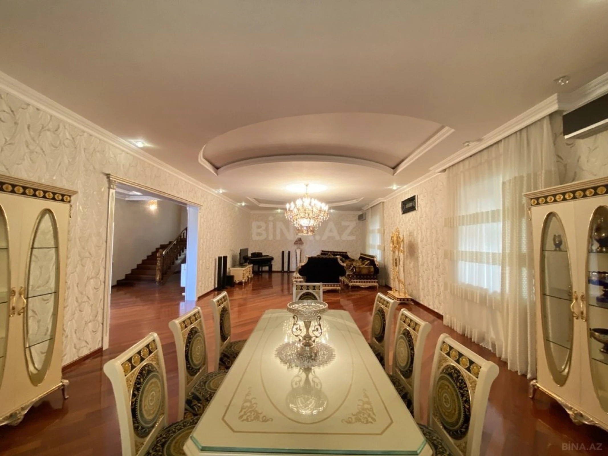 Satılır 7 otaqlı həyət evi 660 m²