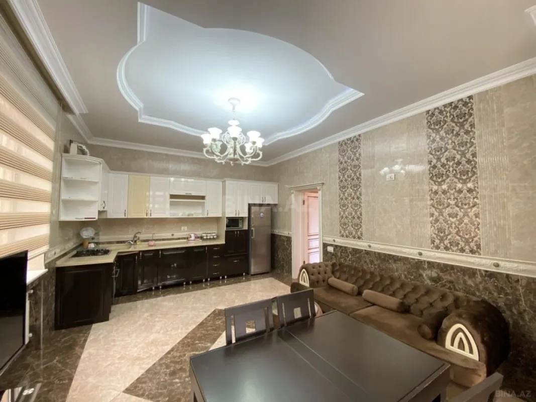 Satılır 7 otaqlı həyət evi 660 m²