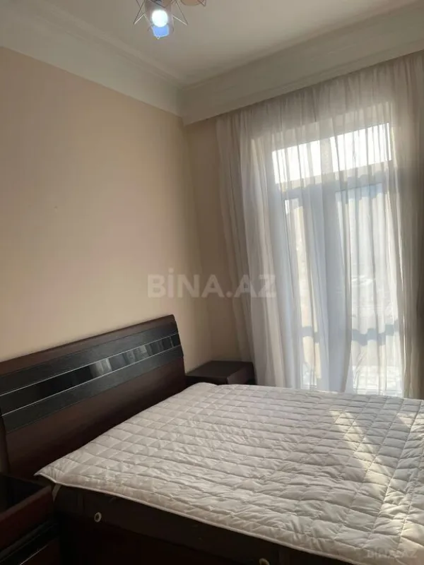 Kirayə verilir 2 otaqlı mənzil 65 m²
