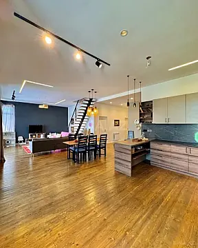 Satılır 4 otaqlı həyət evi 180 m²