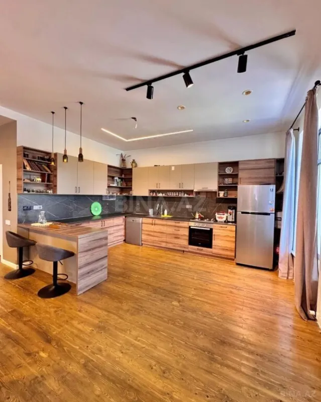 Satılır 4 otaqlı həyət evi 180 m²