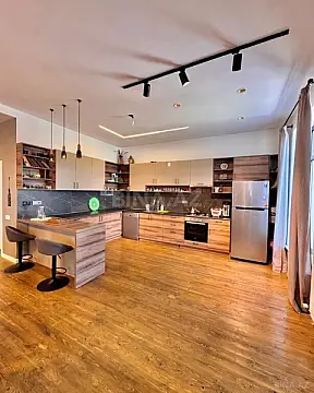 Satılır 4 otaqlı həyət evi 180 m²