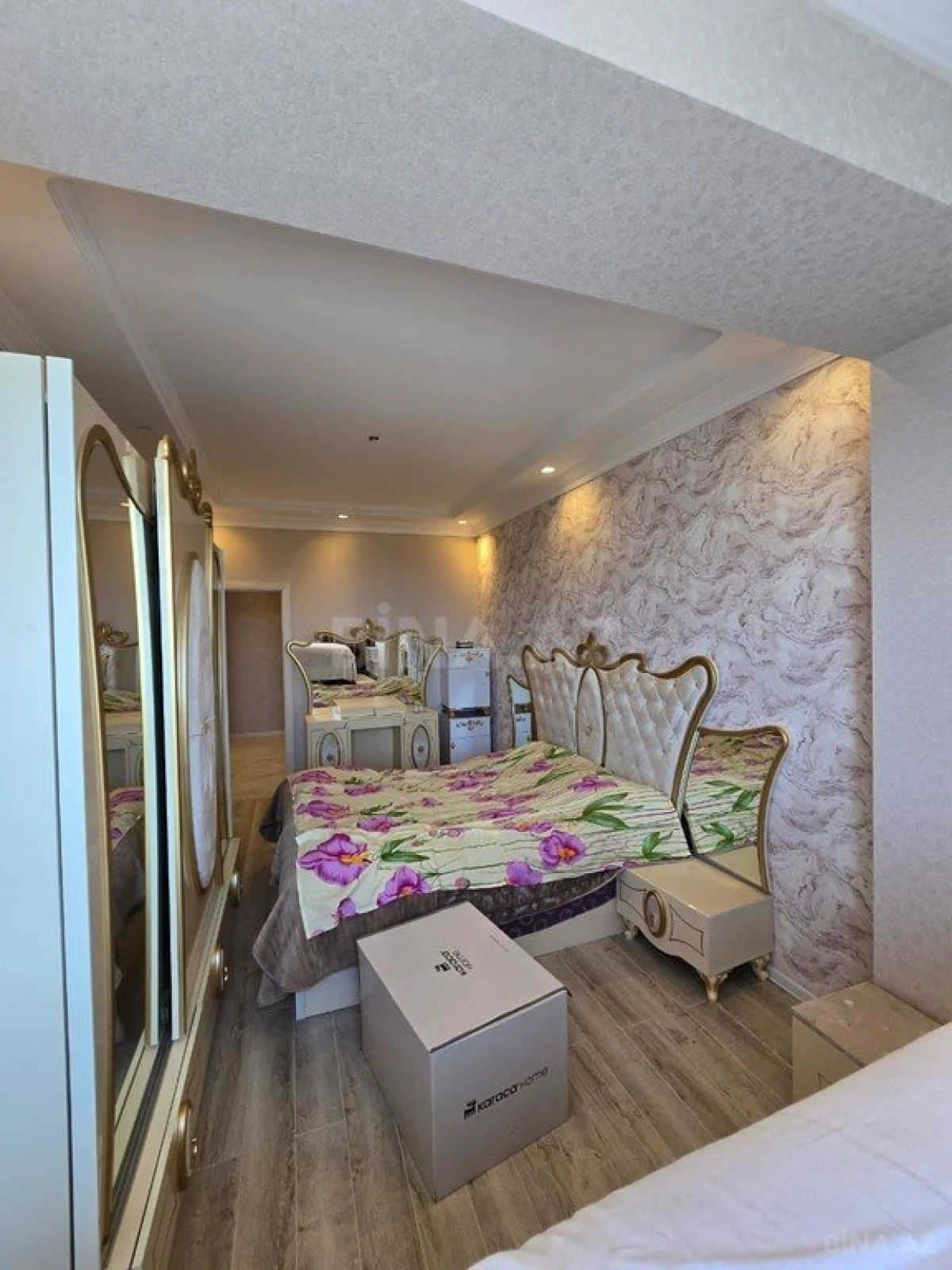 Satılır 3 otaqlı mənzil 103 m²