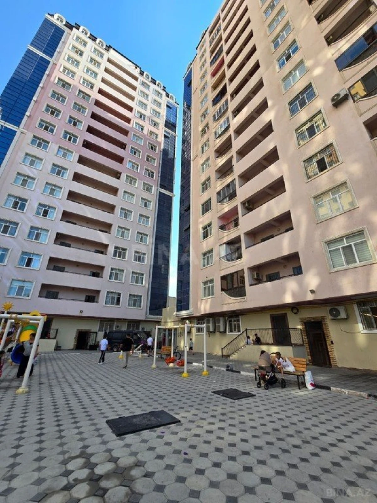 Satılır 3 otaqlı mənzil 103 m²