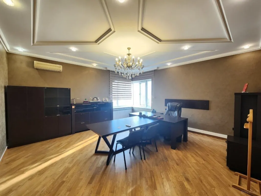 Kirayə verilir 6 otaqlı ofis 350 m²