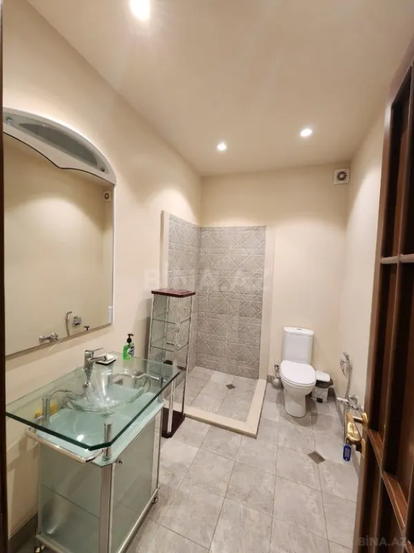 Kirayə verilir 6 otaqlı ofis 350 m²