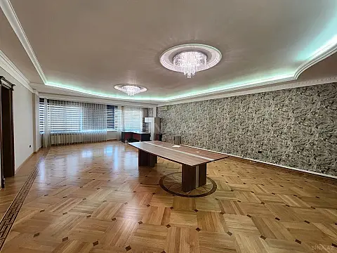 Kirayə verilir 6 otaqlı ofis 350 m²