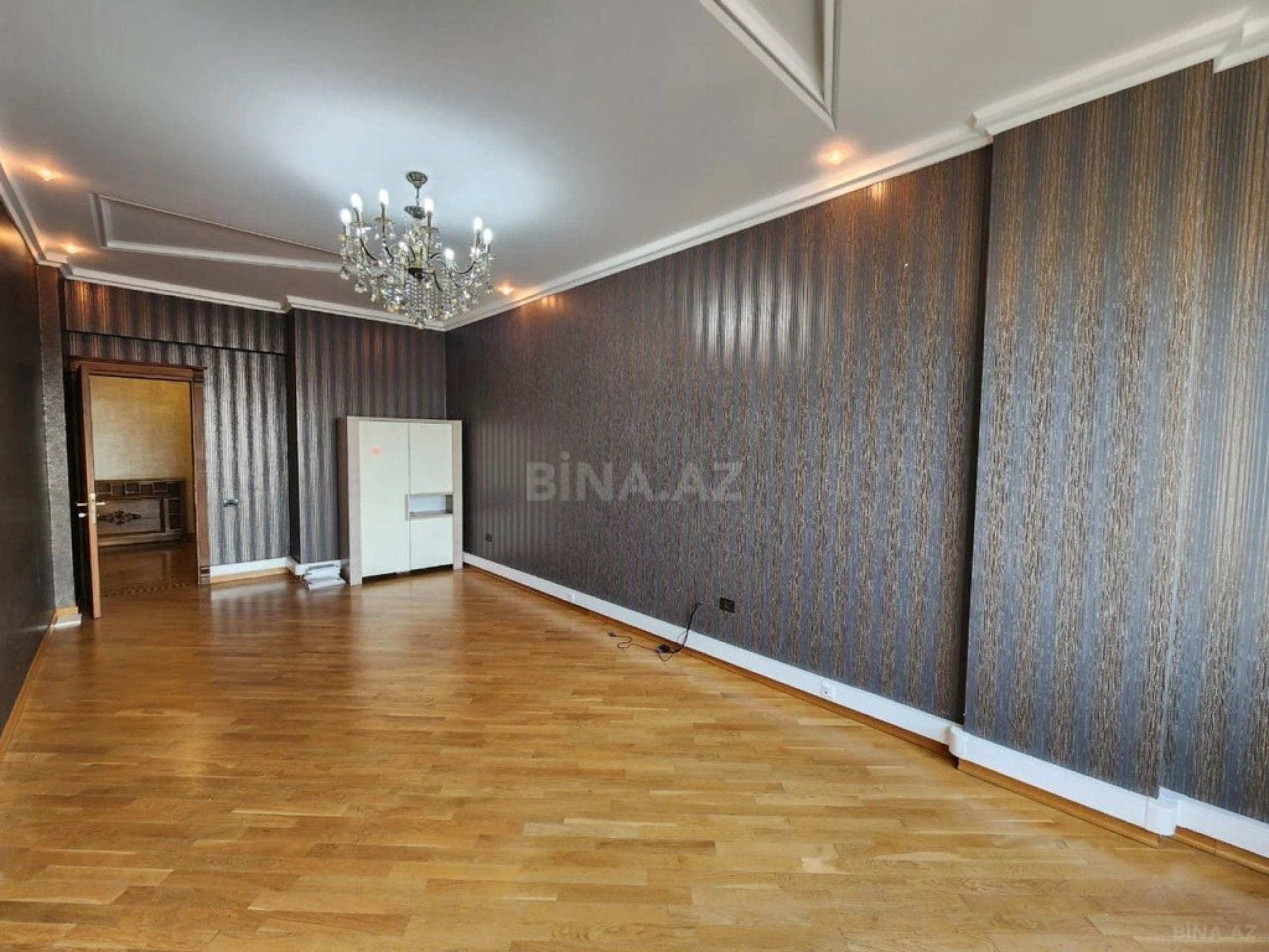 Kirayə verilir 6 otaqlı ofis 350 m²