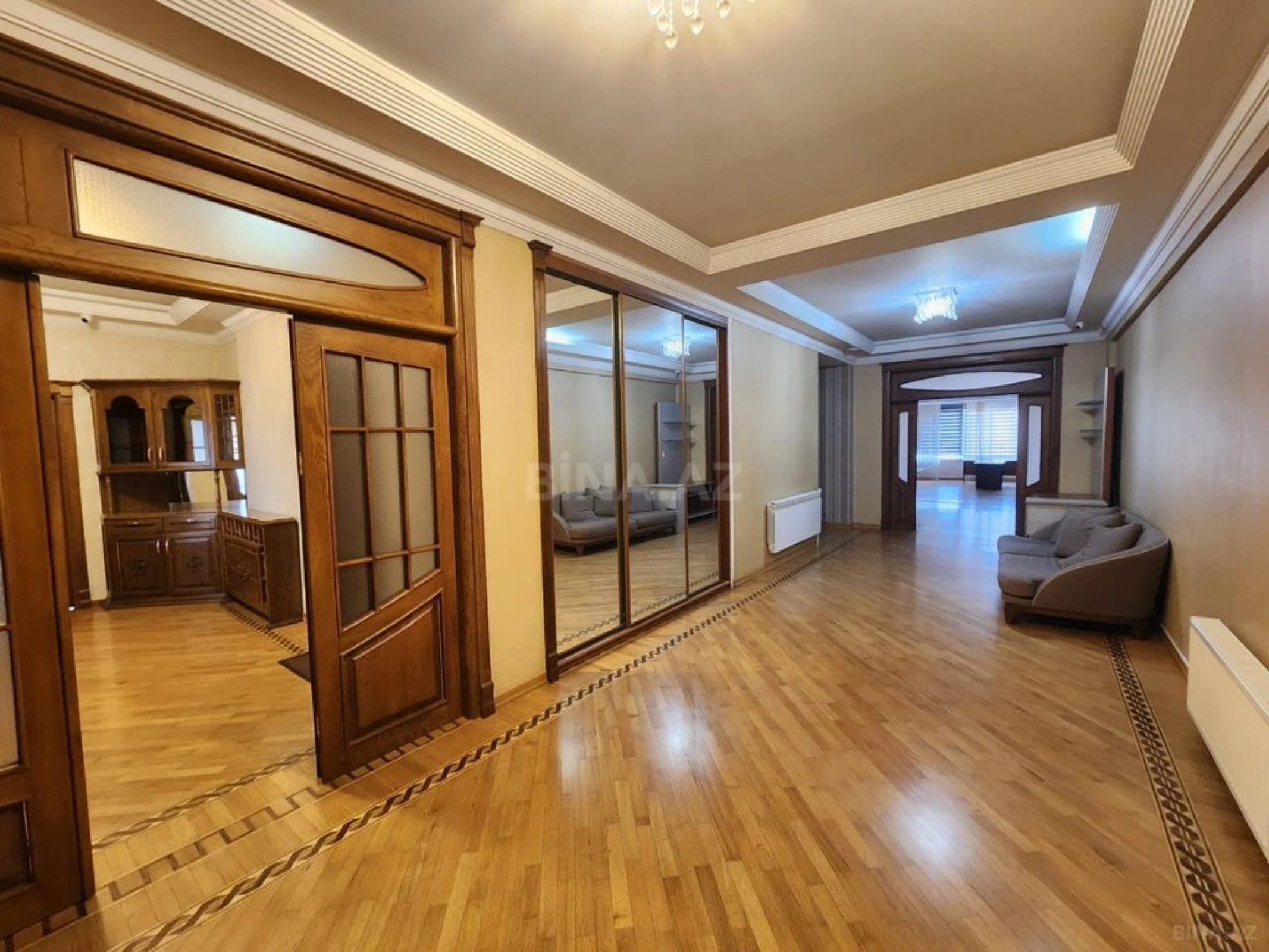 Kirayə verilir 6 otaqlı ofis 350 m²