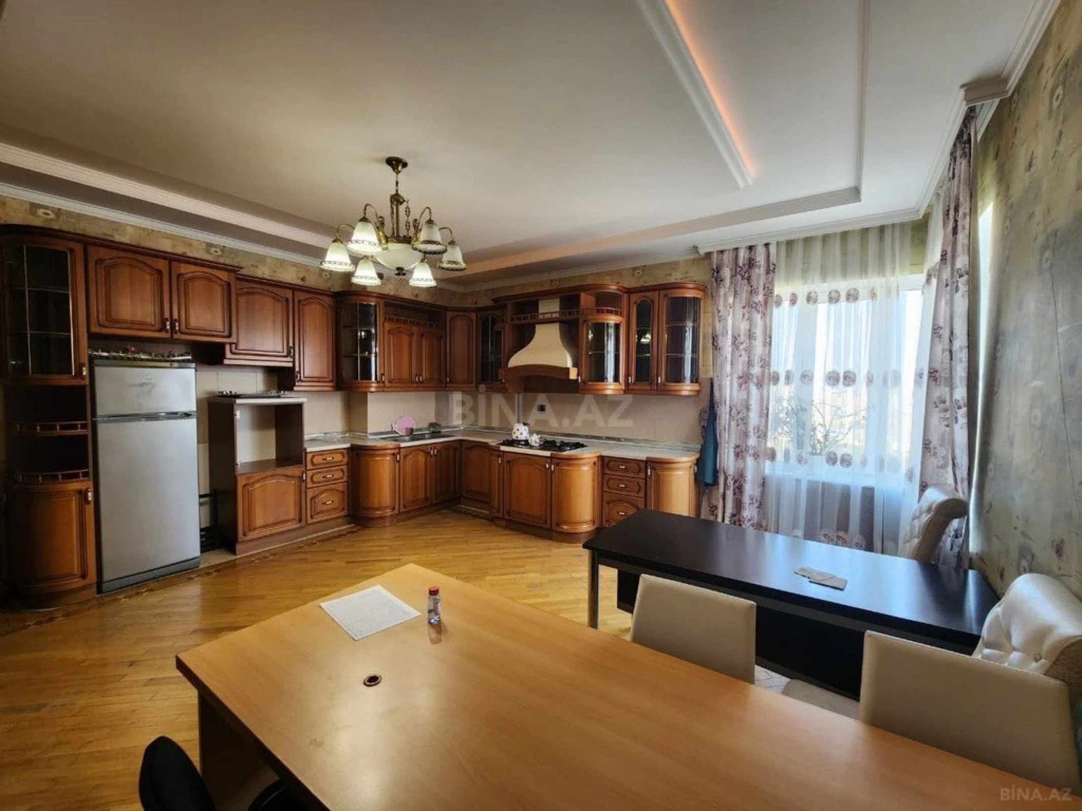 Kirayə verilir 6 otaqlı ofis 350 m²