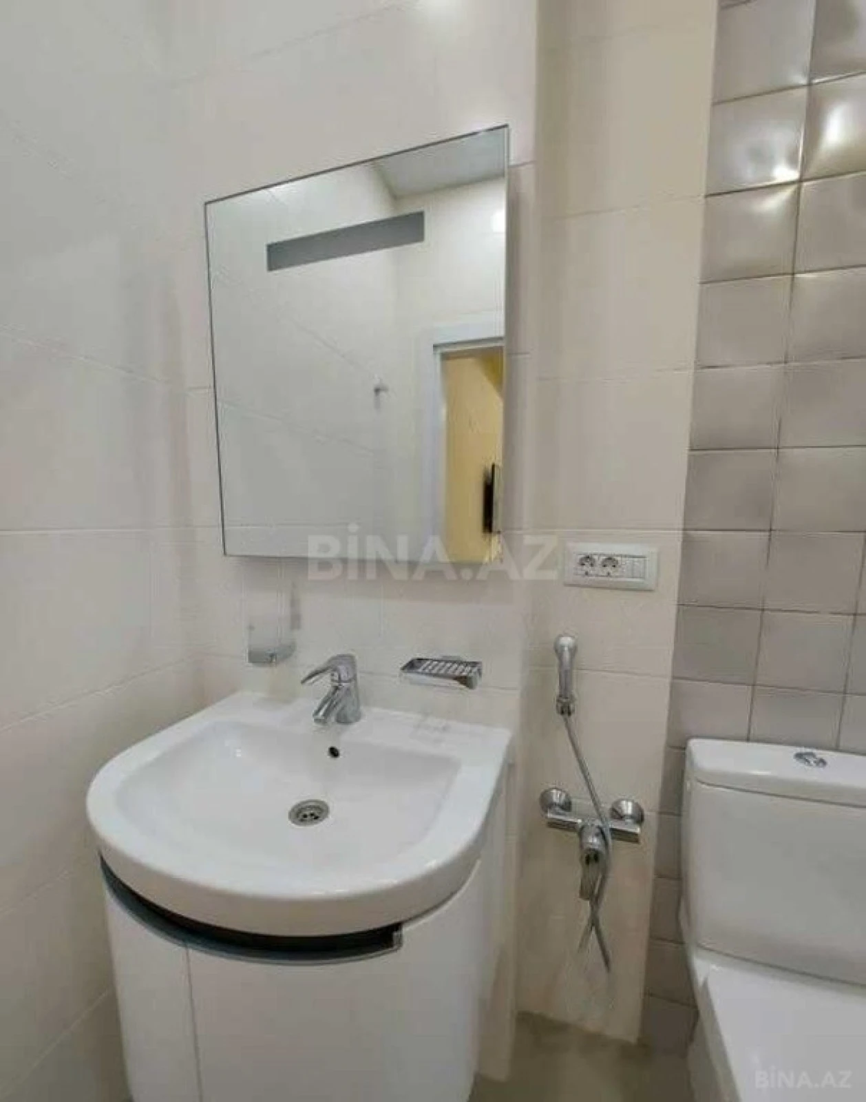 Kirayə verilir 3 otaqlı mənzil 120 m²