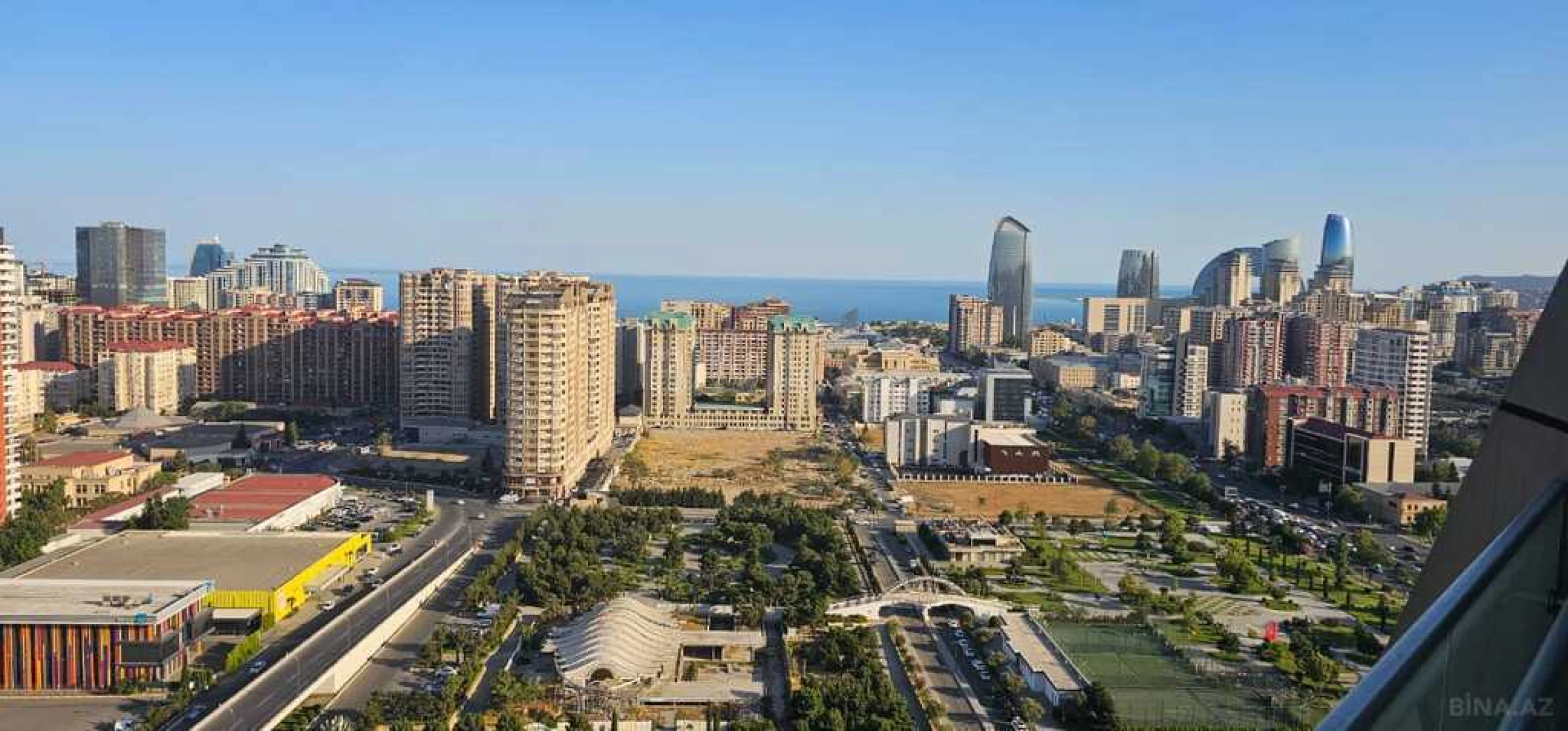 Satılır 4 otaqlı mənzil 165 m²