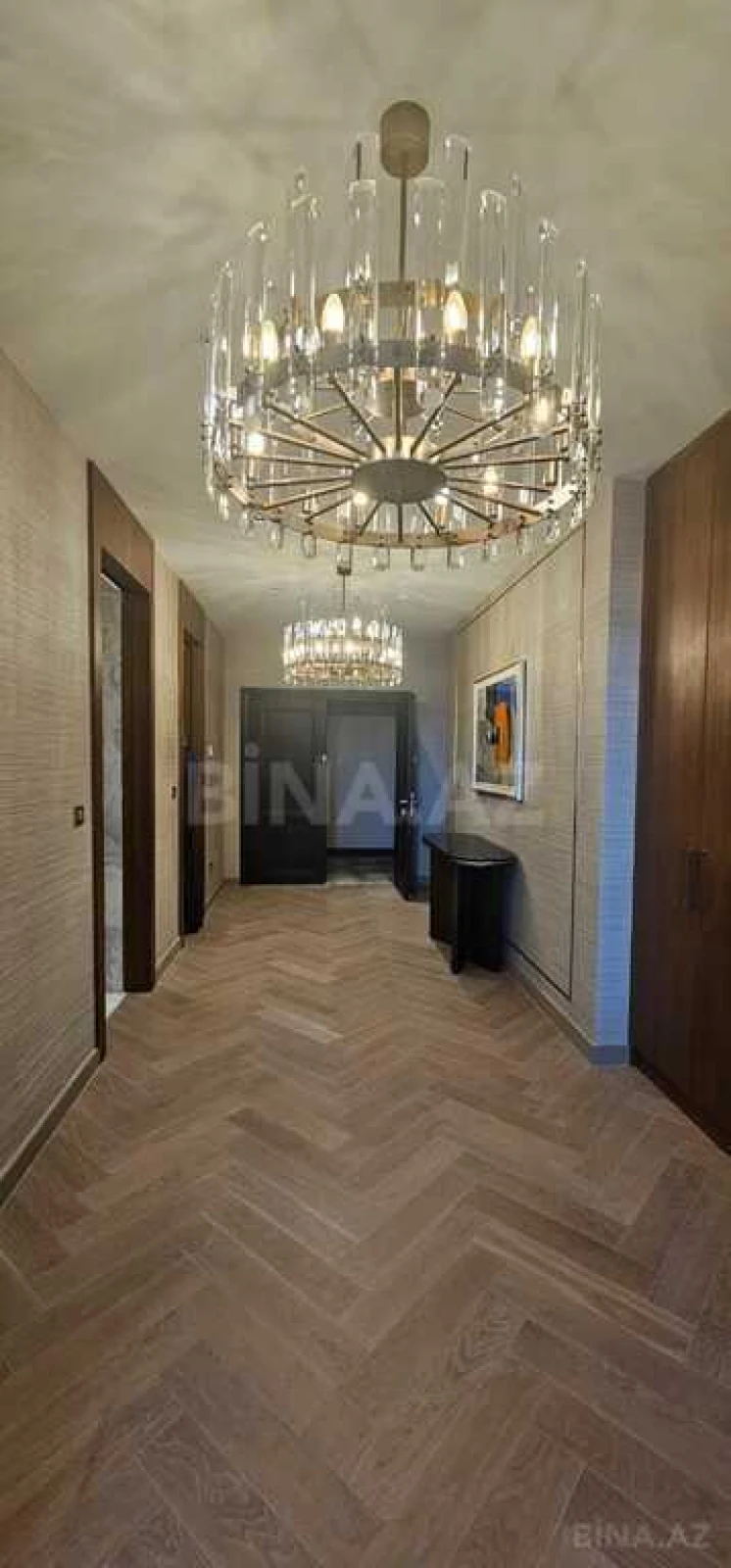 Satılır 4 otaqlı mənzil 165 m²