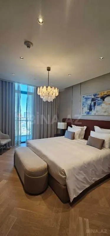 Satılır 4 otaqlı mənzil 165 m²