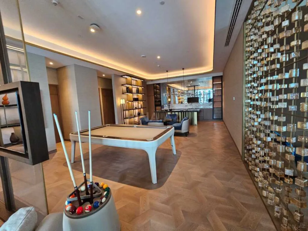 Satılır 4 otaqlı mənzil 165 m²