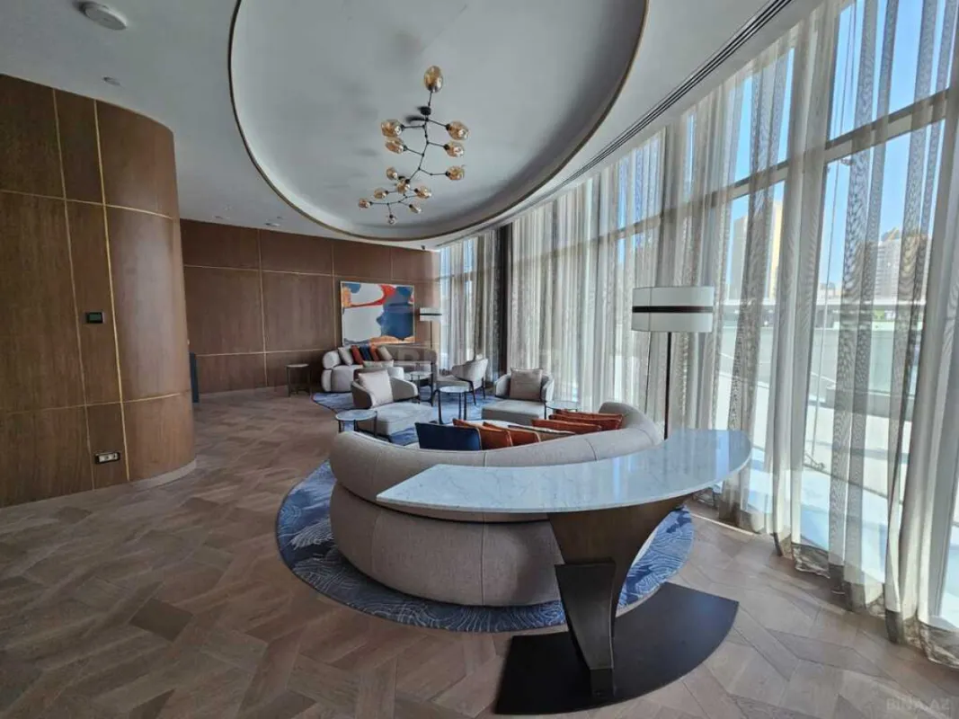 Satılır 4 otaqlı mənzil 165 m²