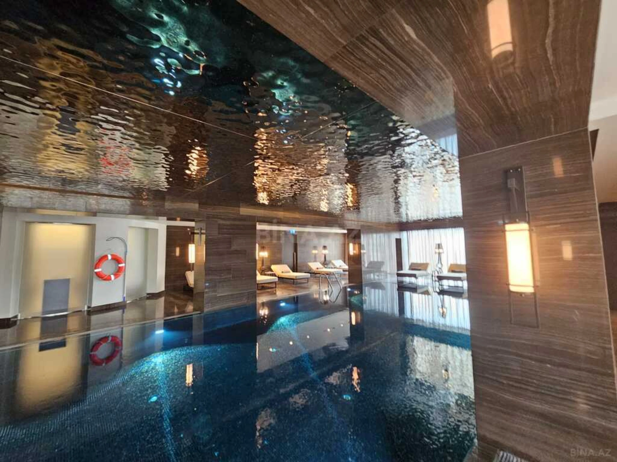 Satılır 4 otaqlı mənzil 165 m²