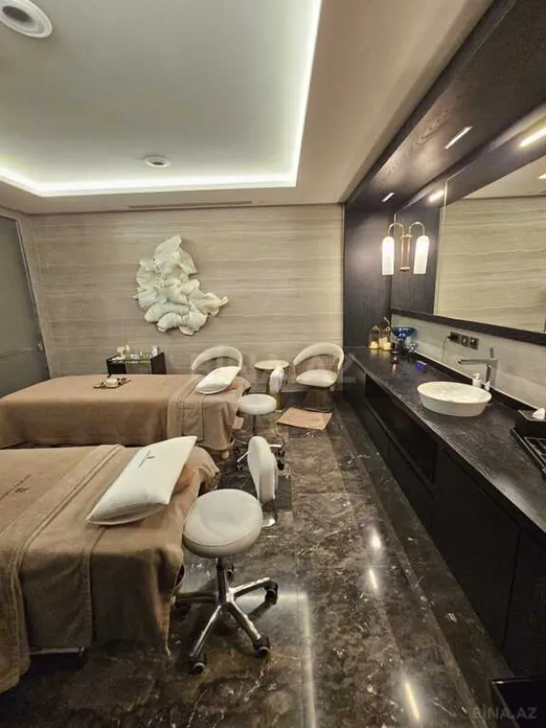 Satılır 4 otaqlı mənzil 165 m²