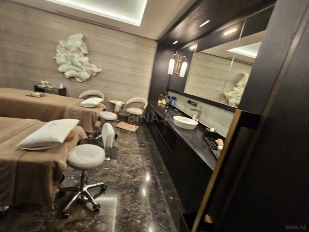 Satılır 4 otaqlı mənzil 165 m²