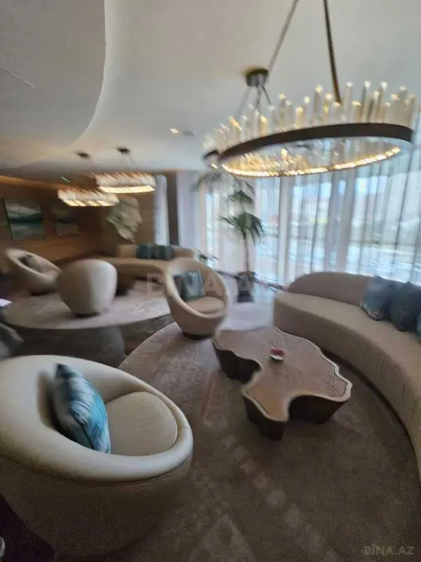 Satılır 4 otaqlı mənzil 165 m²