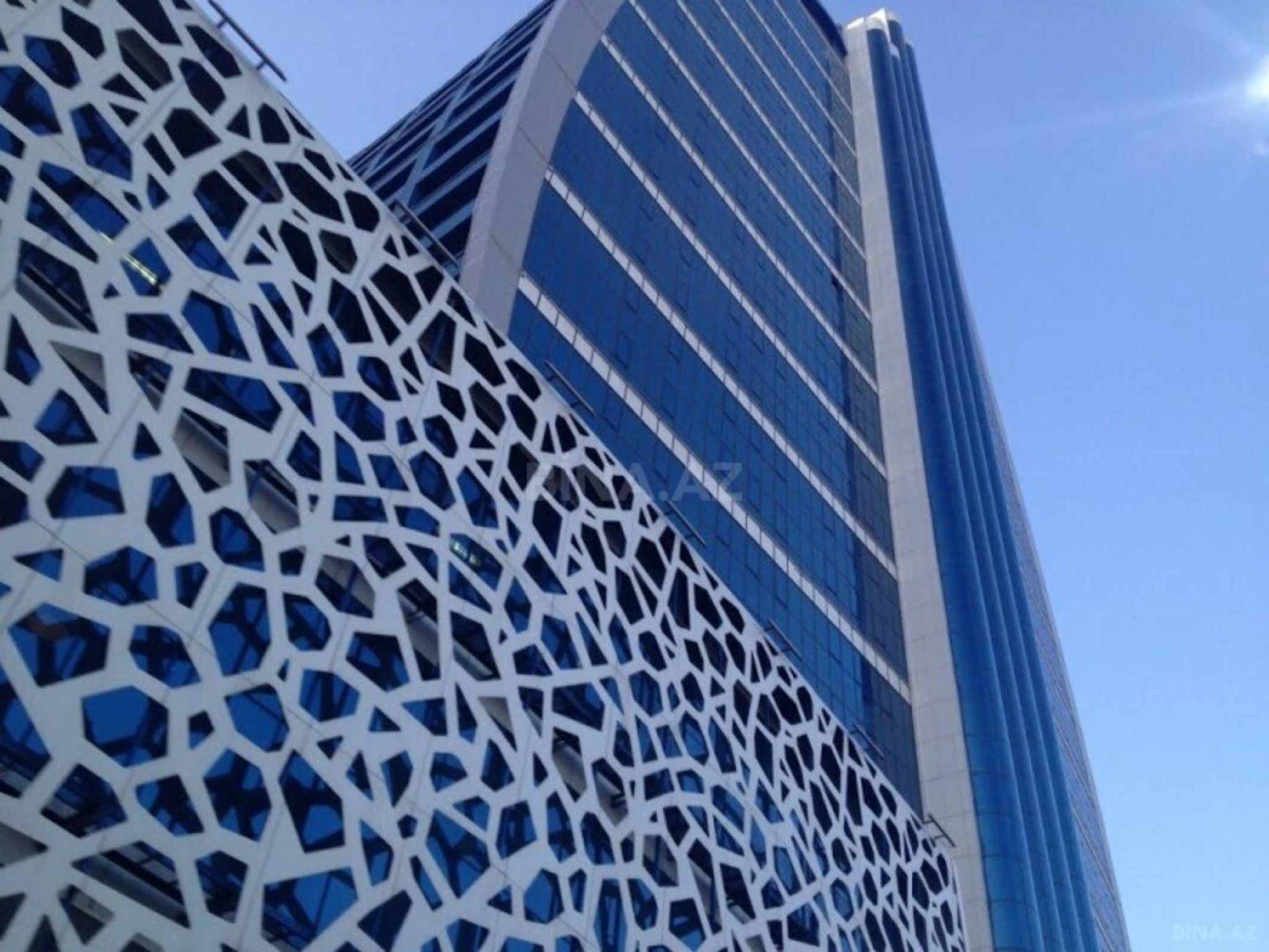 Kirayə verilir 4 otaqlı mənzil 365 m²