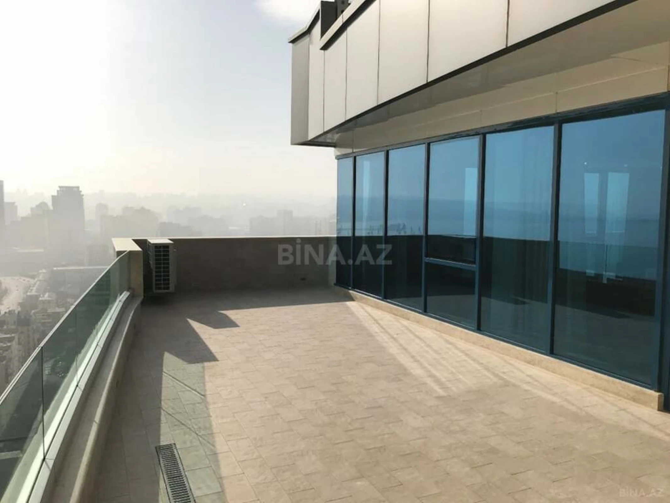 Kirayə verilir 4 otaqlı mənzil 365 m²