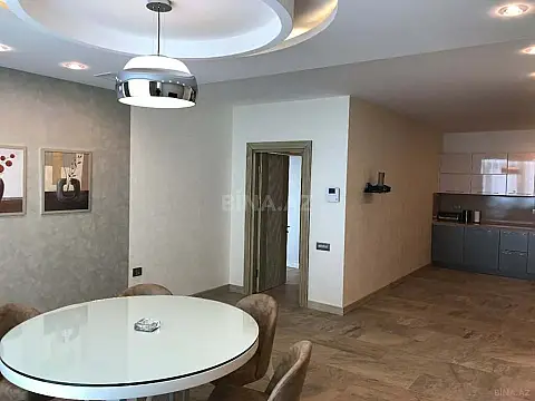 Kirayə verilir 4 otaqlı mənzil 365 m²