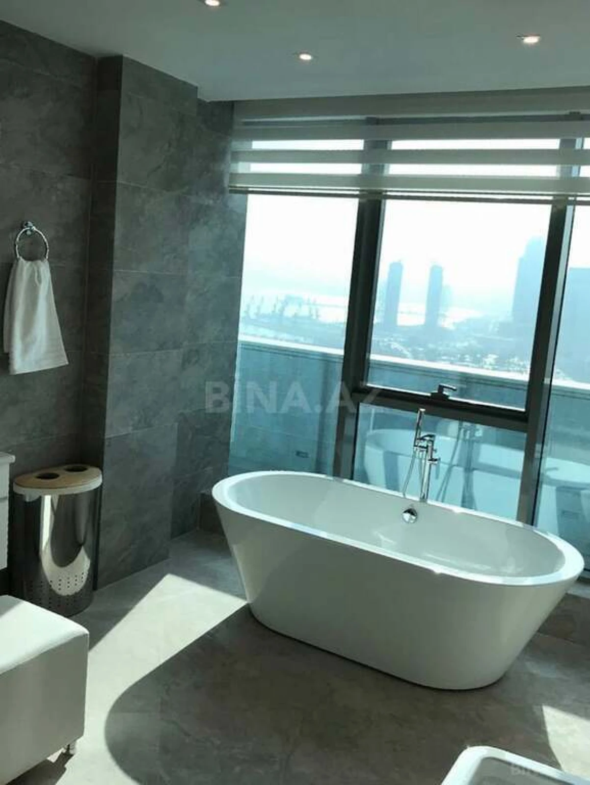 Kirayə verilir 4 otaqlı mənzil 365 m²
