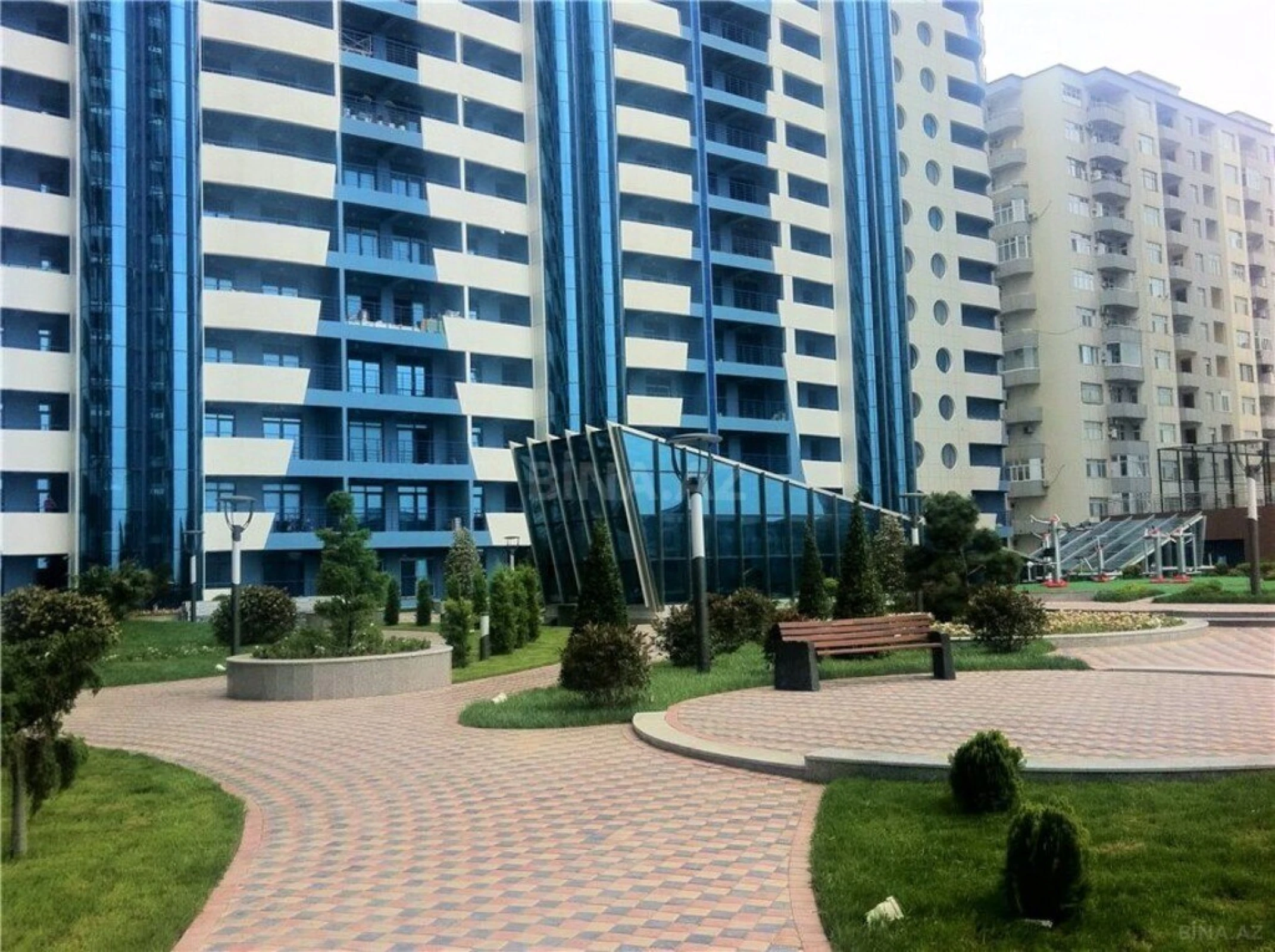 Kirayə verilir 4 otaqlı mənzil 365 m²