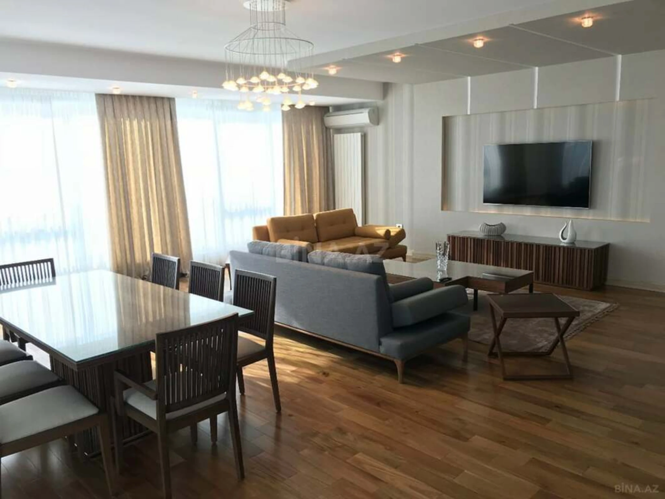 Kirayə verilir 4 otaqlı mənzil 365 m²