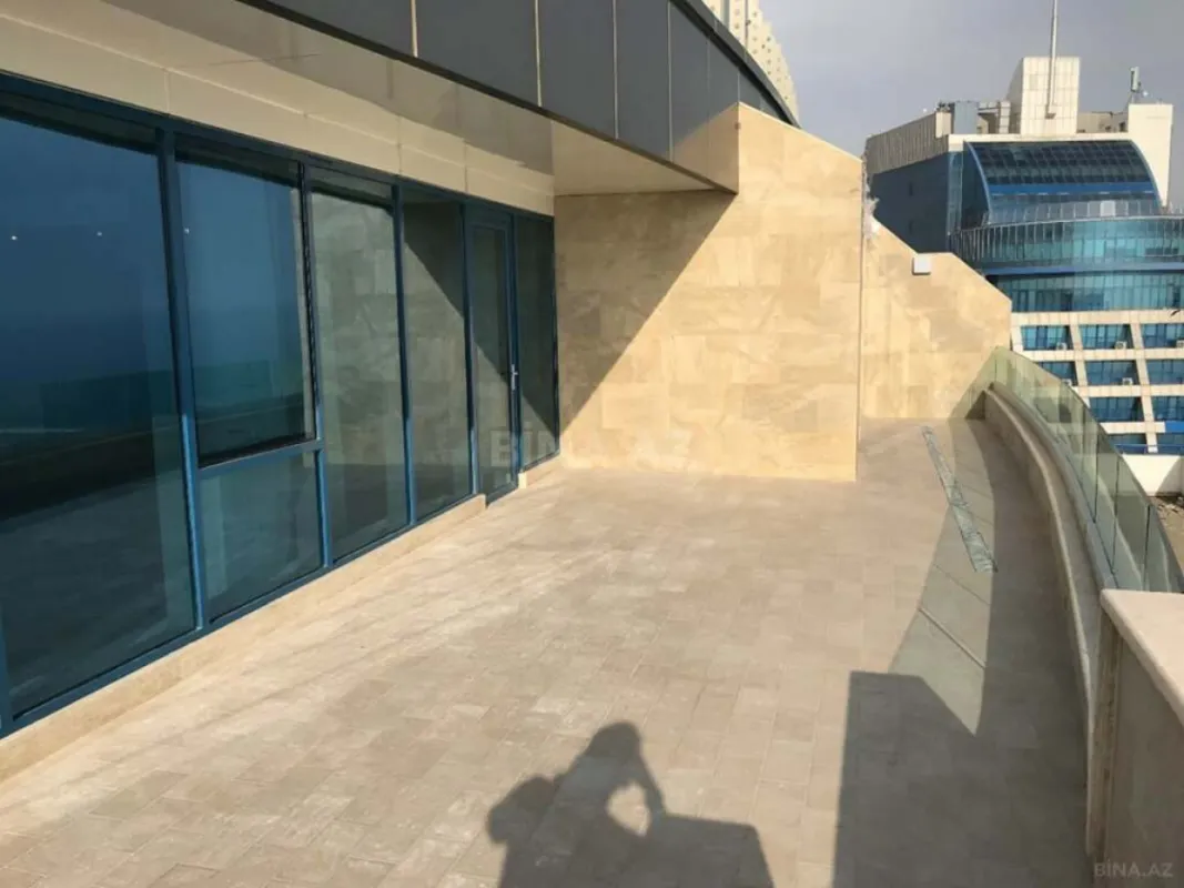 Kirayə verilir 4 otaqlı mənzil 365 m²