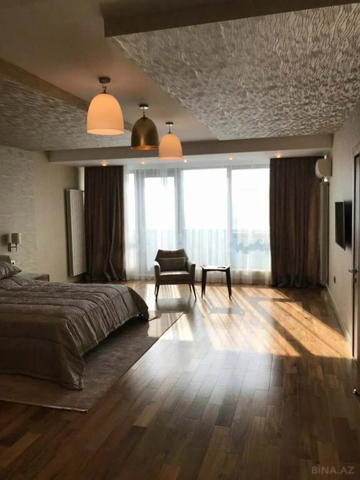 Kirayə verilir 4 otaqlı mənzil 365 m²
