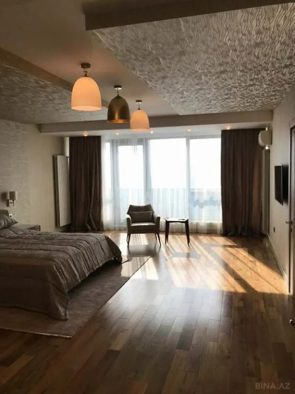 Kirayə verilir 4 otaqlı mənzil 365 m²