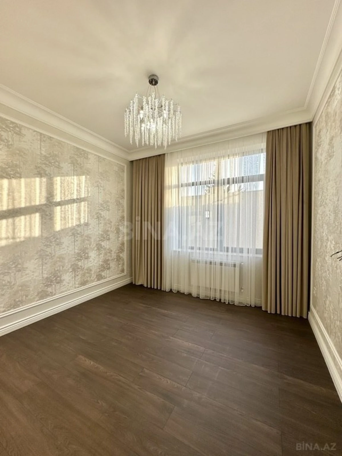 Satılır 6 otaqlı həyət evi 350 m²