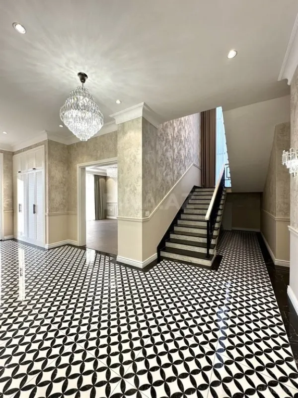 Satılır 6 otaqlı həyət evi 350 m²