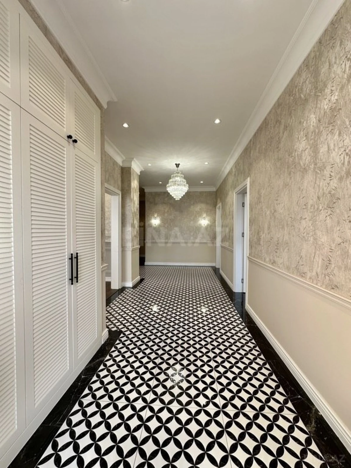 Satılır 6 otaqlı həyət evi 350 m²