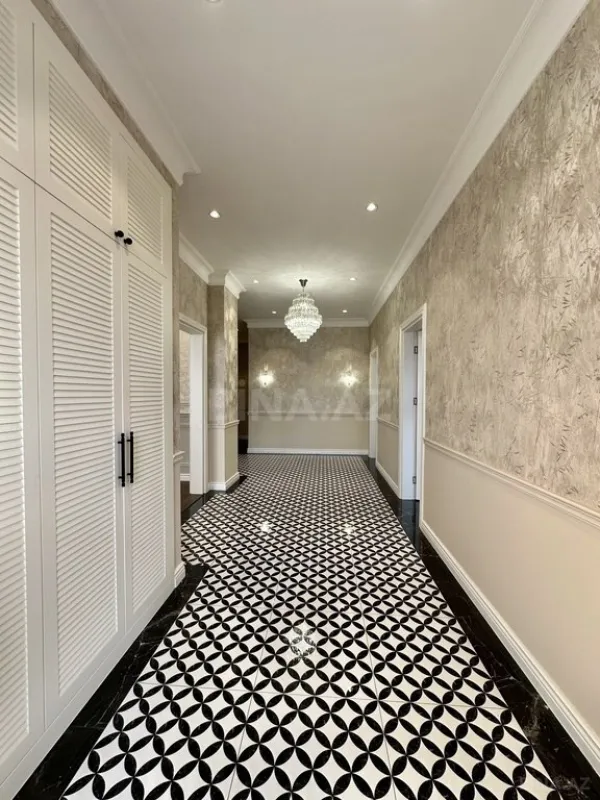 Satılır 6 otaqlı həyət evi 350 m²